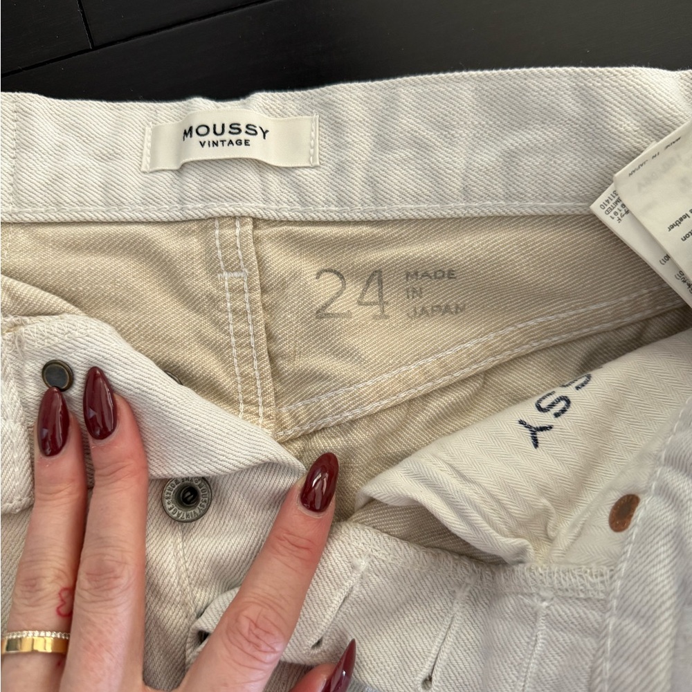 Moussy Vintage Cream Jean Shorts